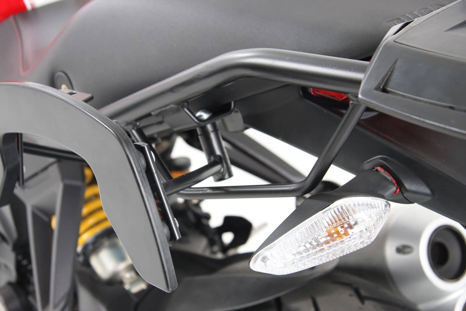 Soporte lateral C-Bow negro para Ducati Monster 1100 Evo (11-13) Hepco & Becker