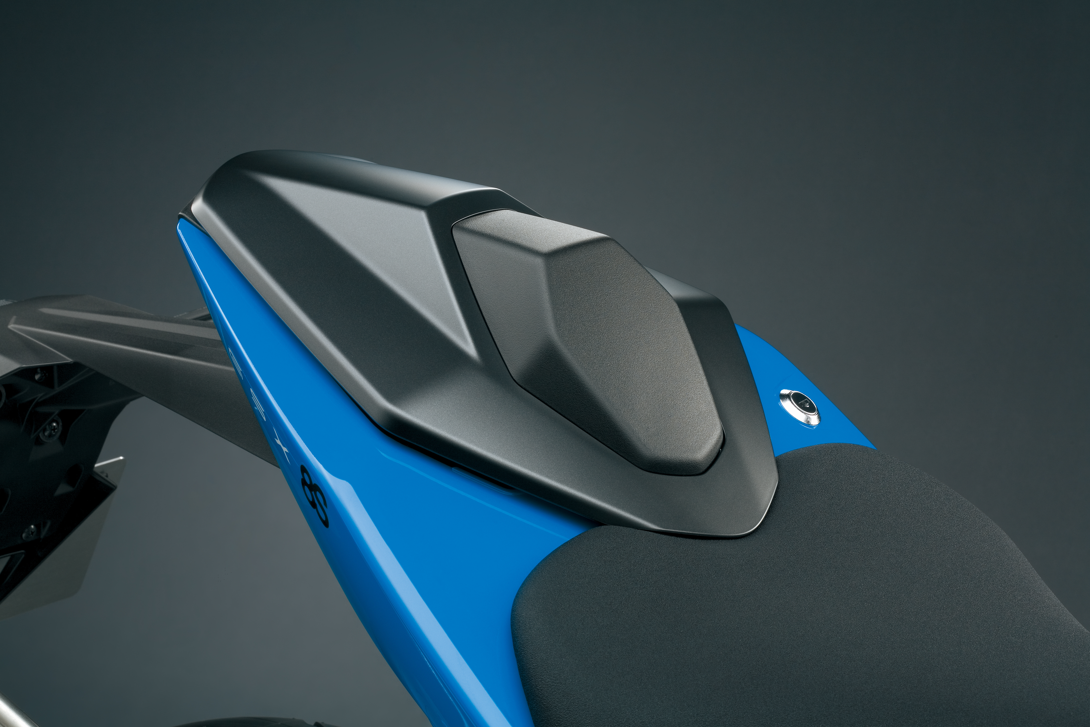 Funda de asiento trasero para Suzuki GSX-8S 2023- Accesorios originales