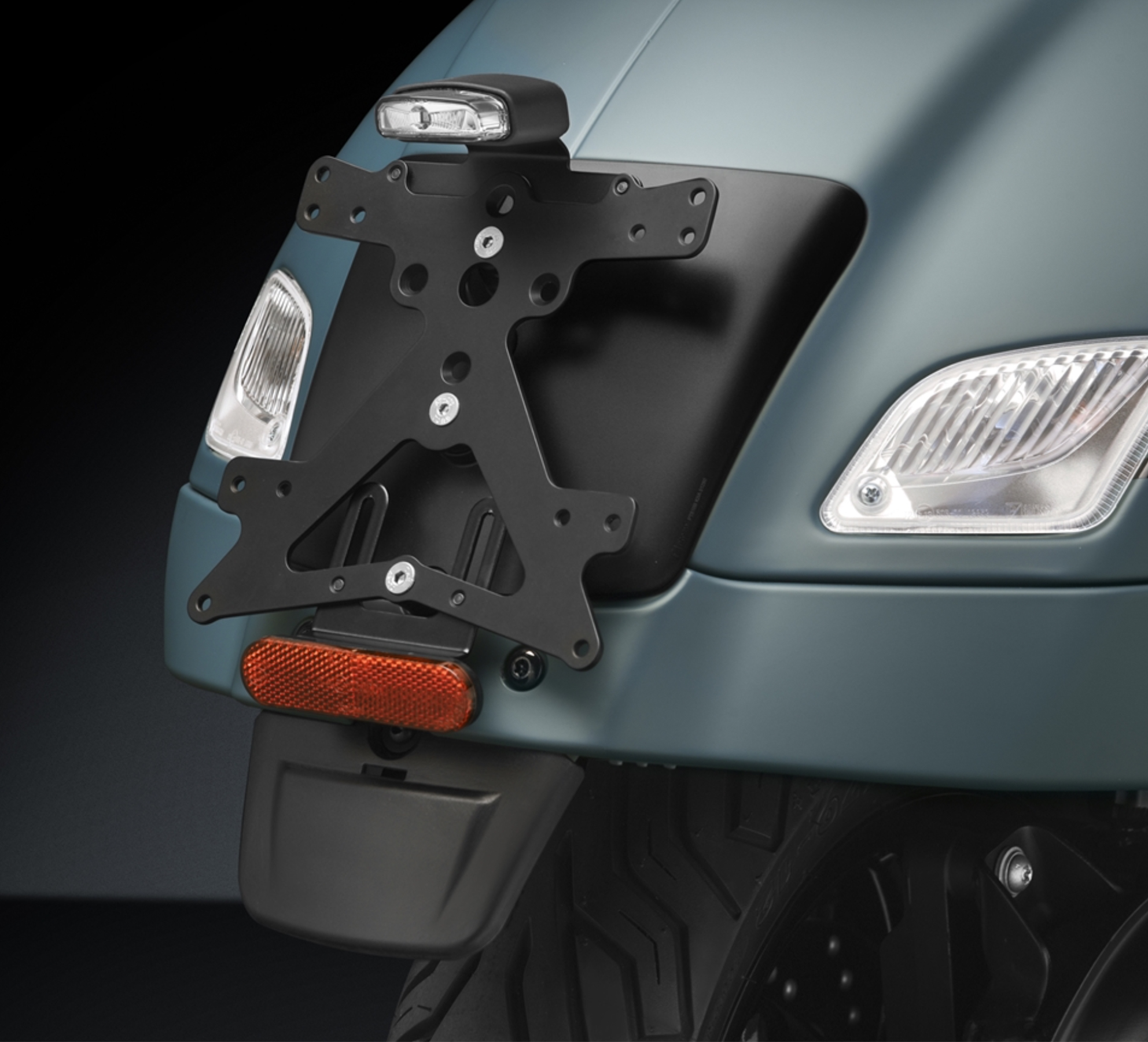 Portamatrículas trasero RIZOMA para Vespa GTS/GTS Super/GTV/GT 60/GT L 125-300cc 4T LC