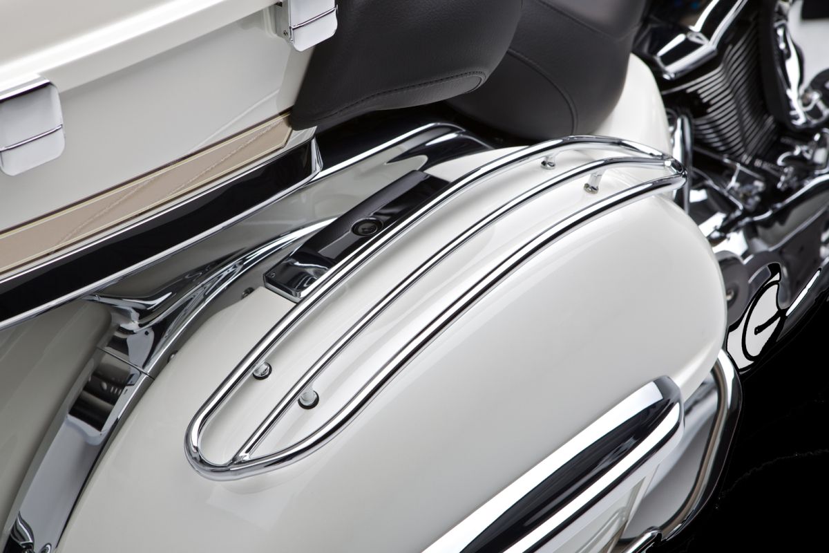 Funda de raíles superiores VN1700 Classic Tourer 2014/ VN1700 Voyager 2014 Original Kawasaki