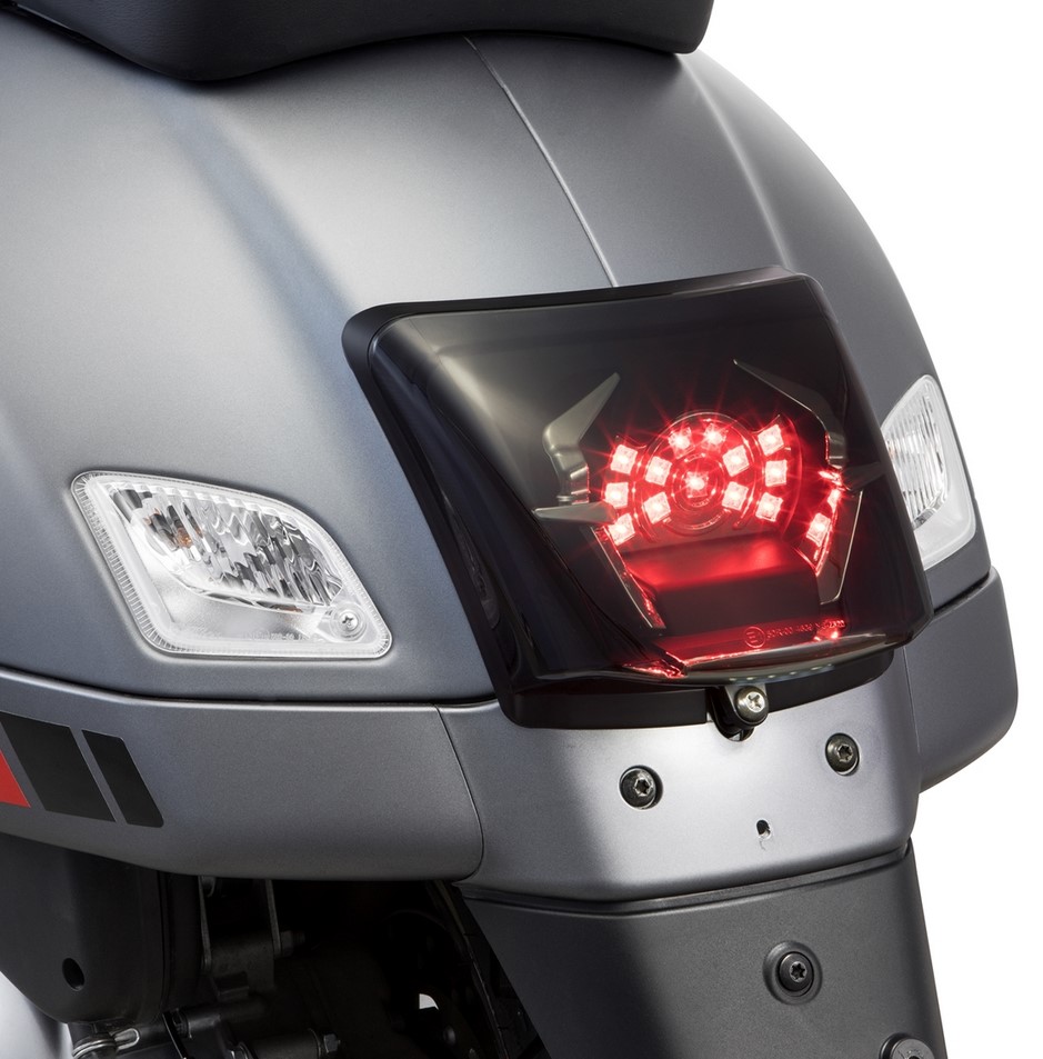 Piloto trasero MK II LED para Vespa GTS/GTS Super/GTV/GT 60 125-300cc (-'13), tintado