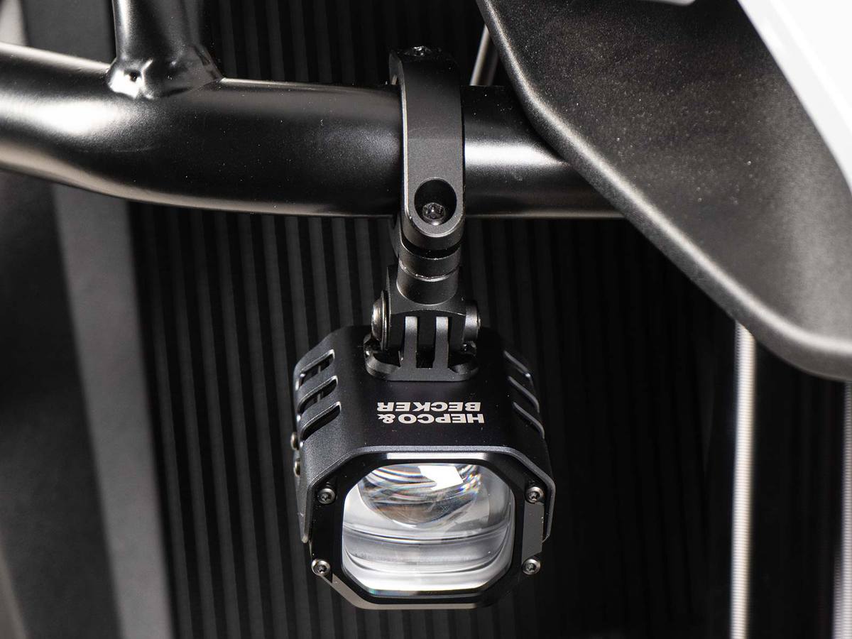 Faro auxiliar LED Nova incl. fijación universal para tubo Ø25-32mm Hepco & Becker