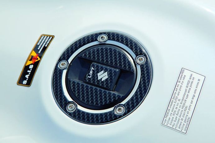Protector del tapón de gasolina, aspecto de carbono para Suzuki GSX-R1000 BJ. 2005 - 2006/ 2007-2008/ 2009-2011/ 2012-2016