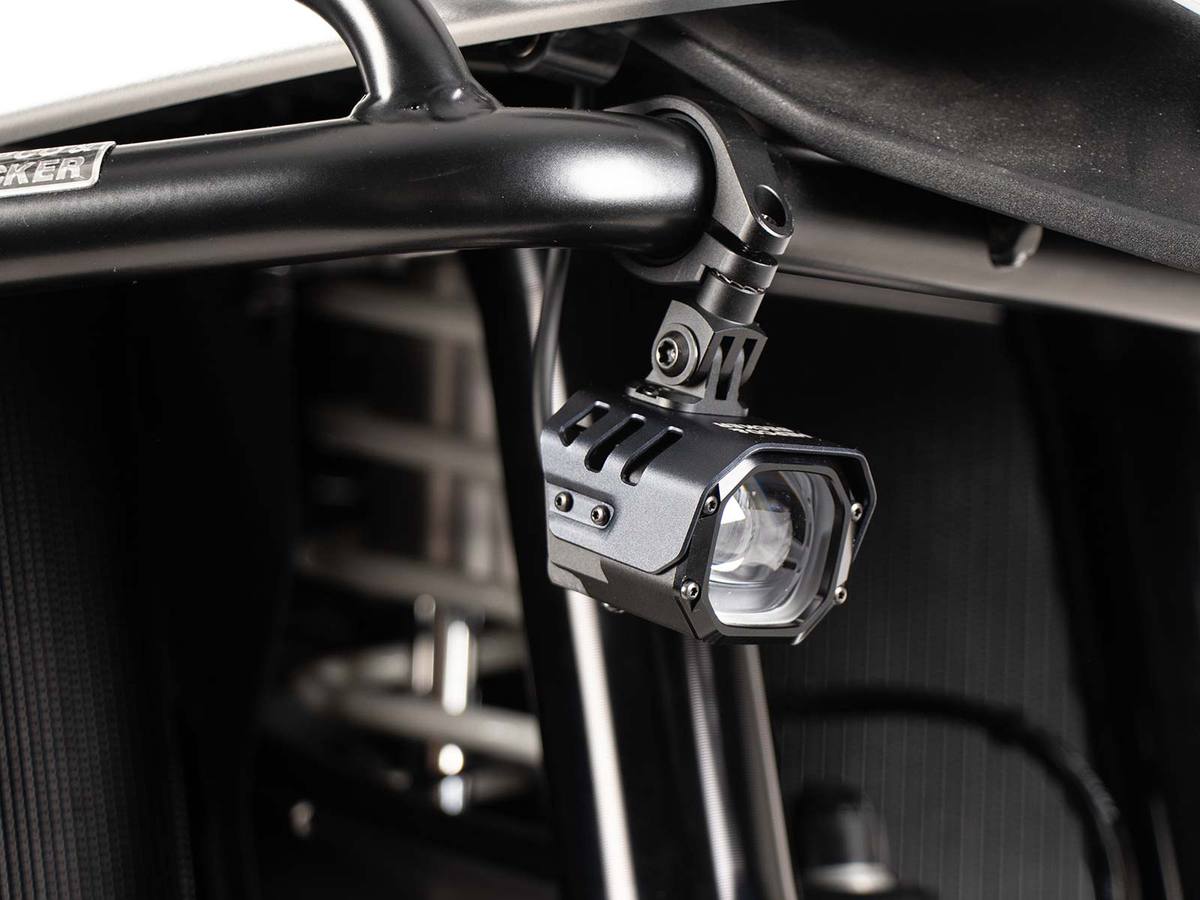 Faro auxiliar LED Nova incl. fijación universal para tubo Ø25-32mm Hepco & Becker