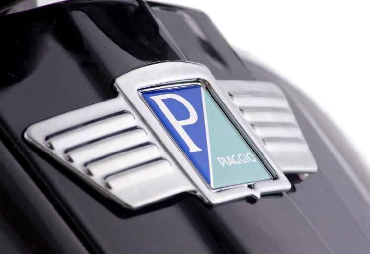 Aleta embellecedora en cascada para emblema cuadrado PIAGGIO, Mark I, para Vespa, plástico, cromado