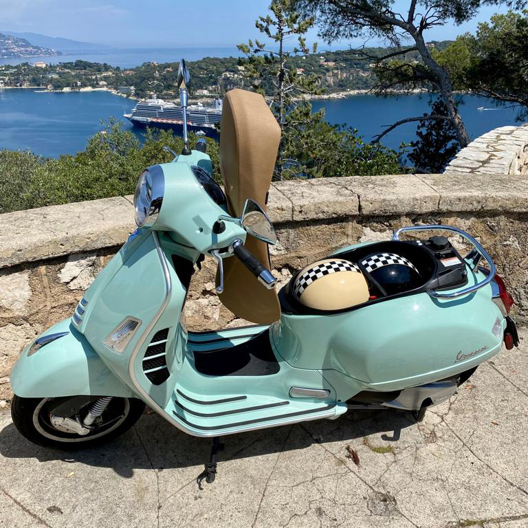 Compartimento para hasta dos cascos para Vespa GTS/GTS Super/GTV 125-300cc ('19-) Big Box