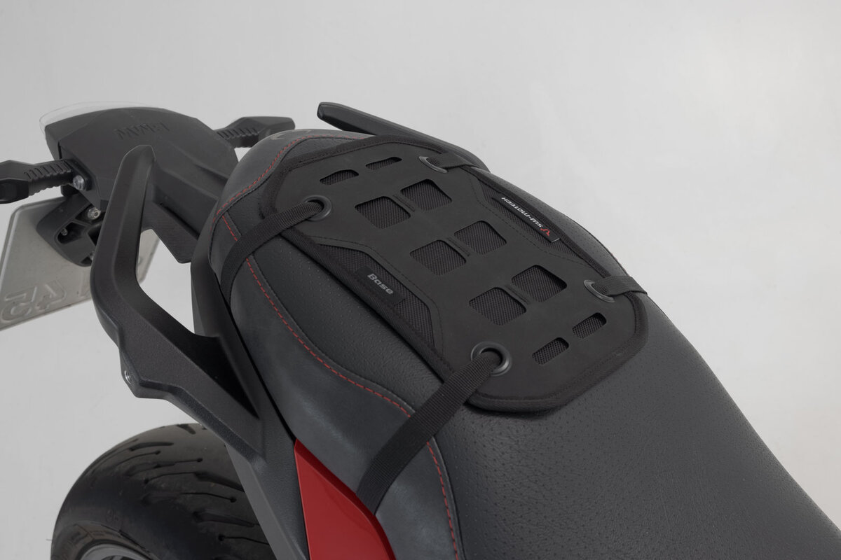 Base SW-Motech PRO con enganche MOLLE para Kawasaki Z 650 S (26-)