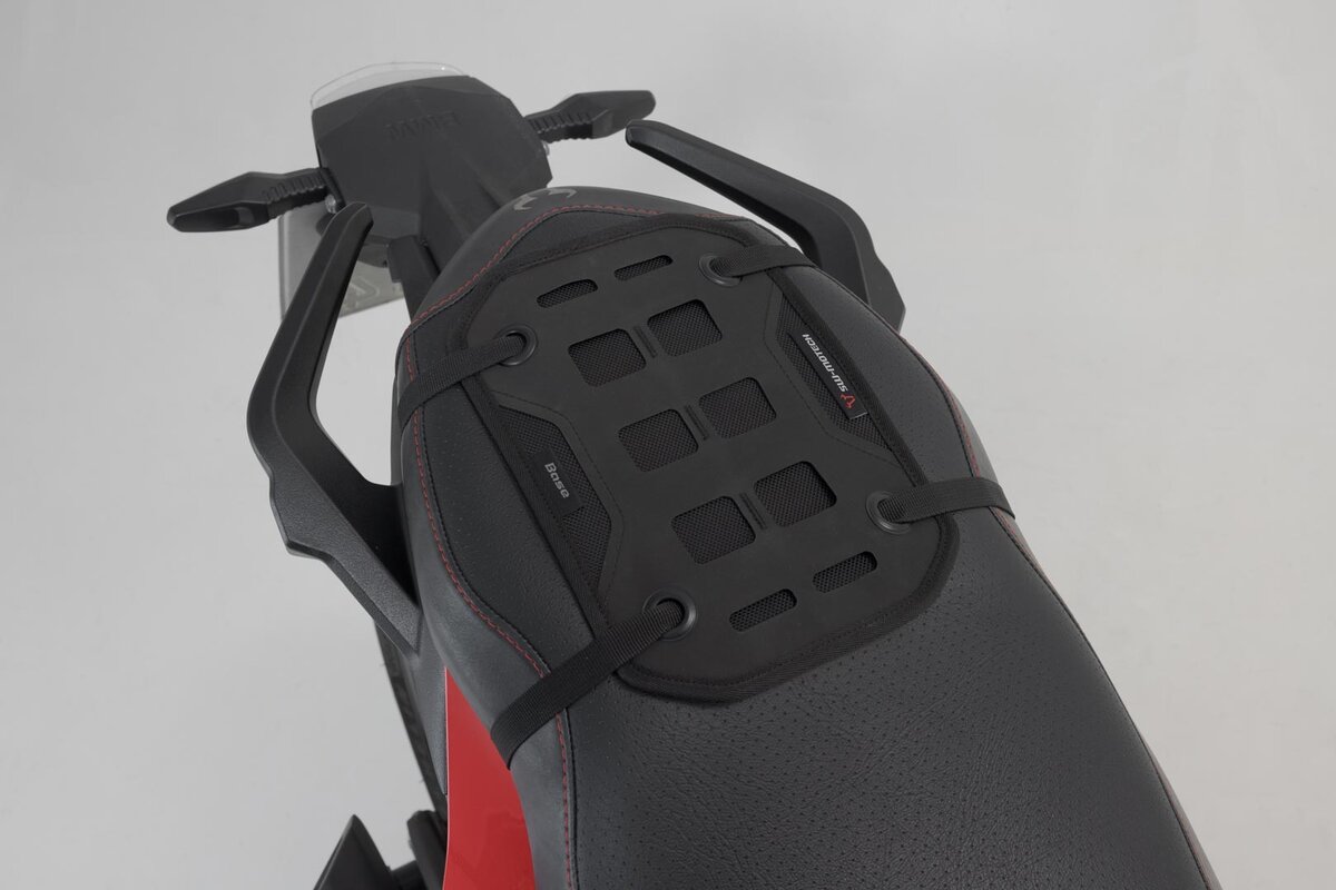 Base SW-Motech PRO con enganche MOLLE para Kawasaki Z 650 S (26-)