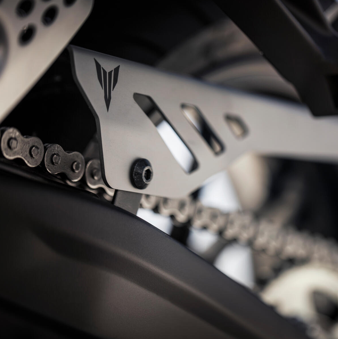Cubrecadenas original Yamaha para MT-07