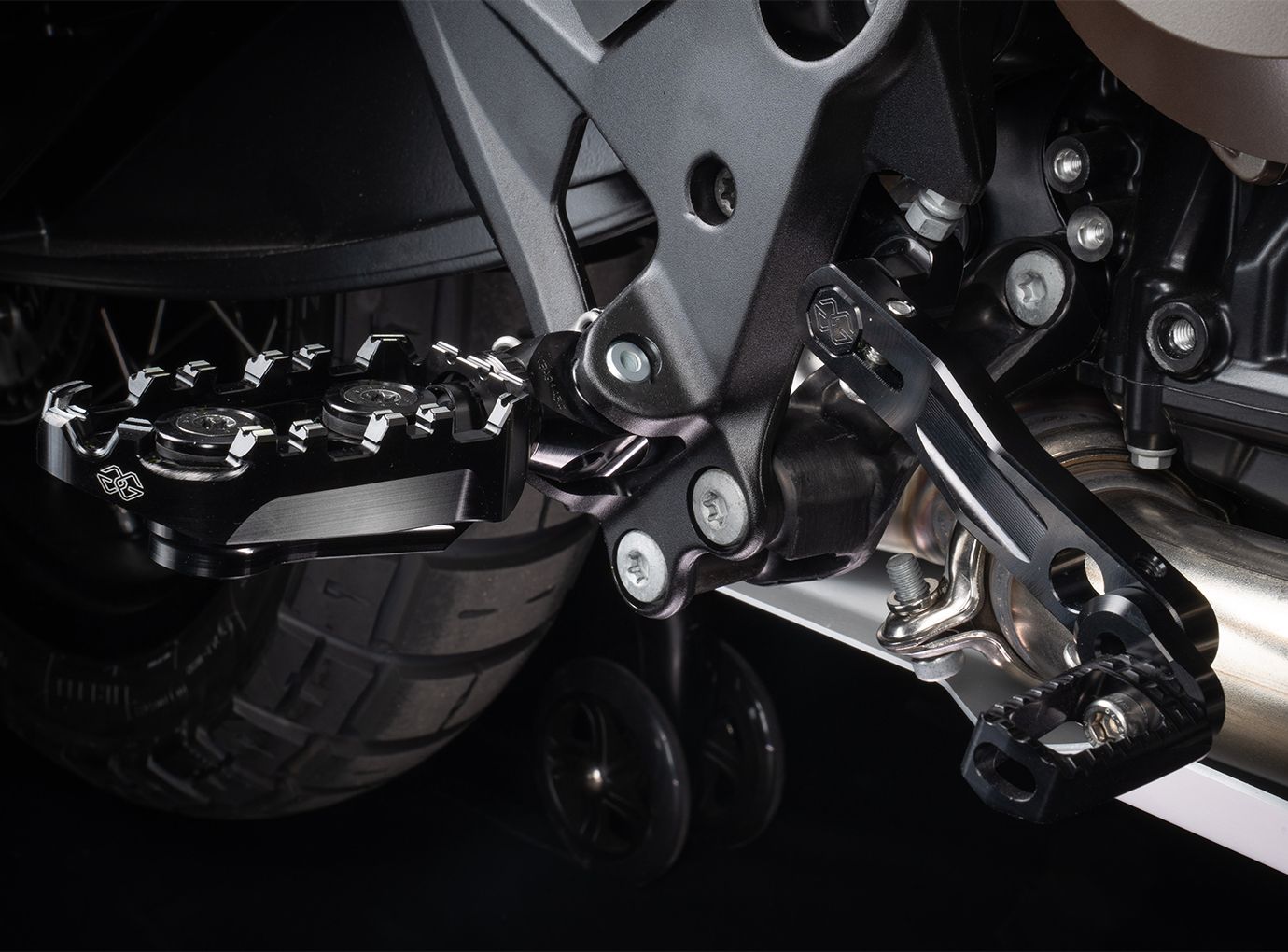 Estriberas Gilles TECH-X Enduro con ABE para Suzuki DL 1050 V-Strom /XT