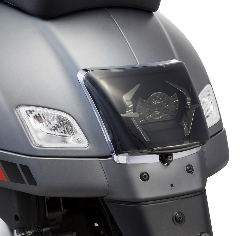 Conversión de faro trasero para Vespa GTS/GTS Super/GTV 125-300cc ('14-'18), cromado