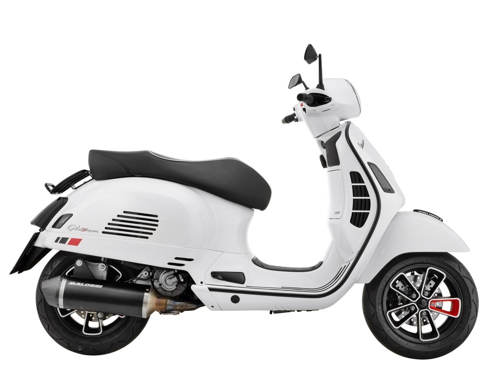 Faro trasero del bastidor para Vespa GTS/GTS Super HPE 125/300 ('19-22), negro mate