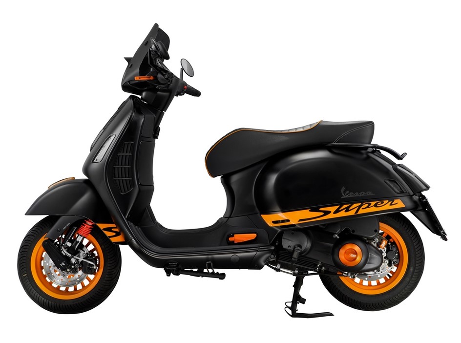 Tapa vario para Vespa, naranja mate