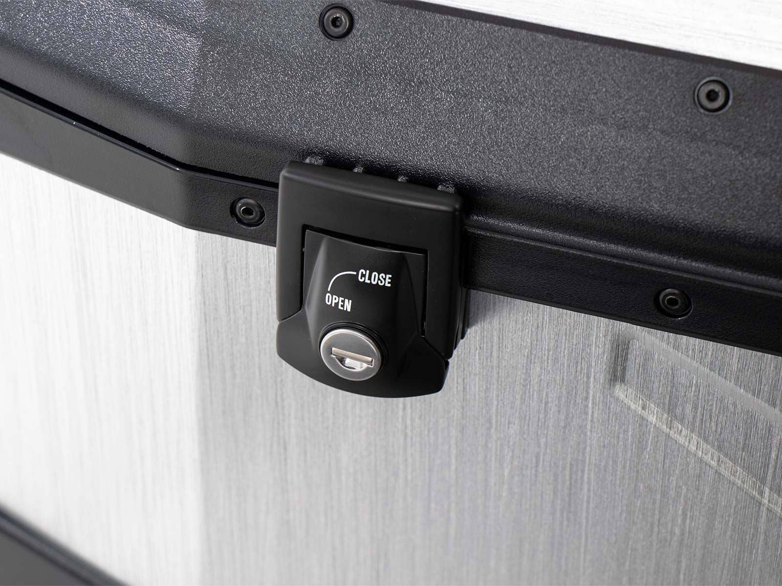 Maletín superior de aluminio Xplorer 60 litros aluminio plata Hepco & Becker