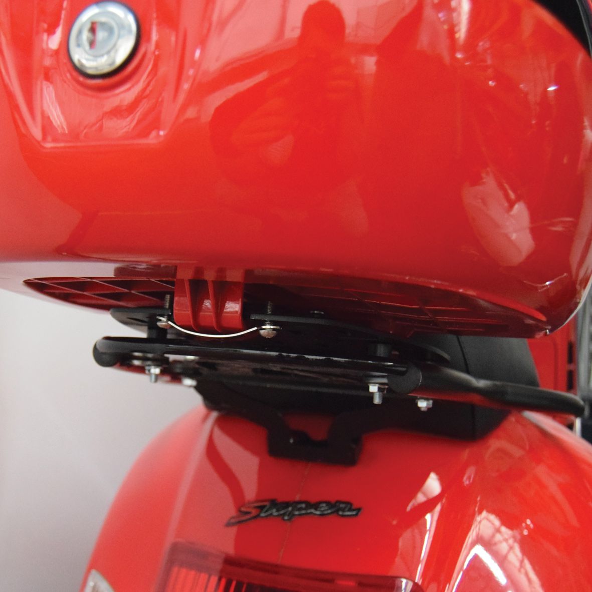 Portaequipajes para Vespa Sprint y Vespa Primavera - Isotta