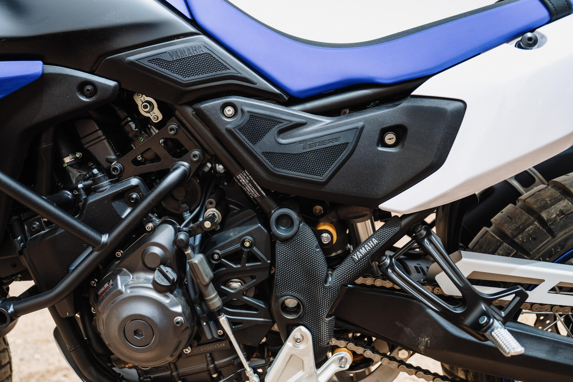 Almohadillas de agarre laterales para Yamaha Ténéré 700 / Rally (25-)  Originales