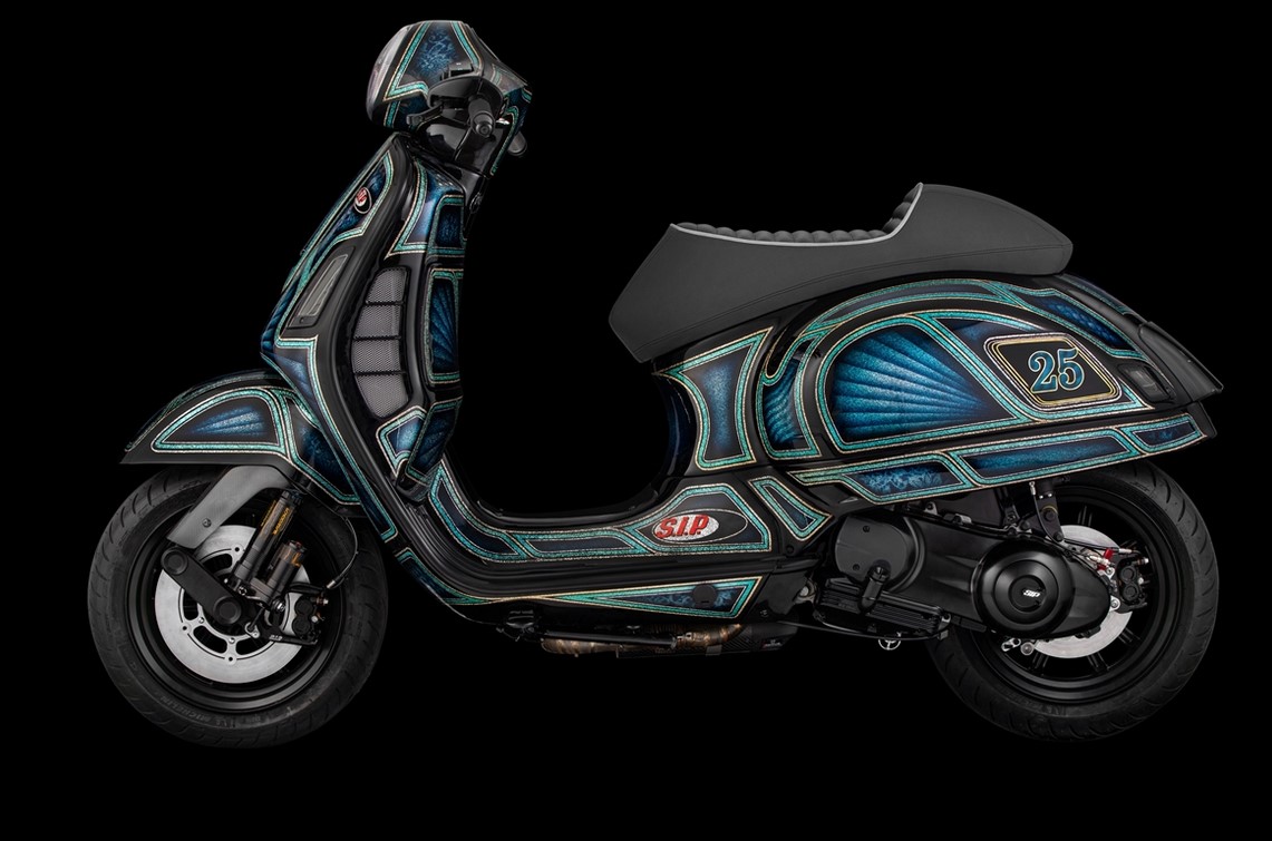Tapa vario para Vespa, negro mate