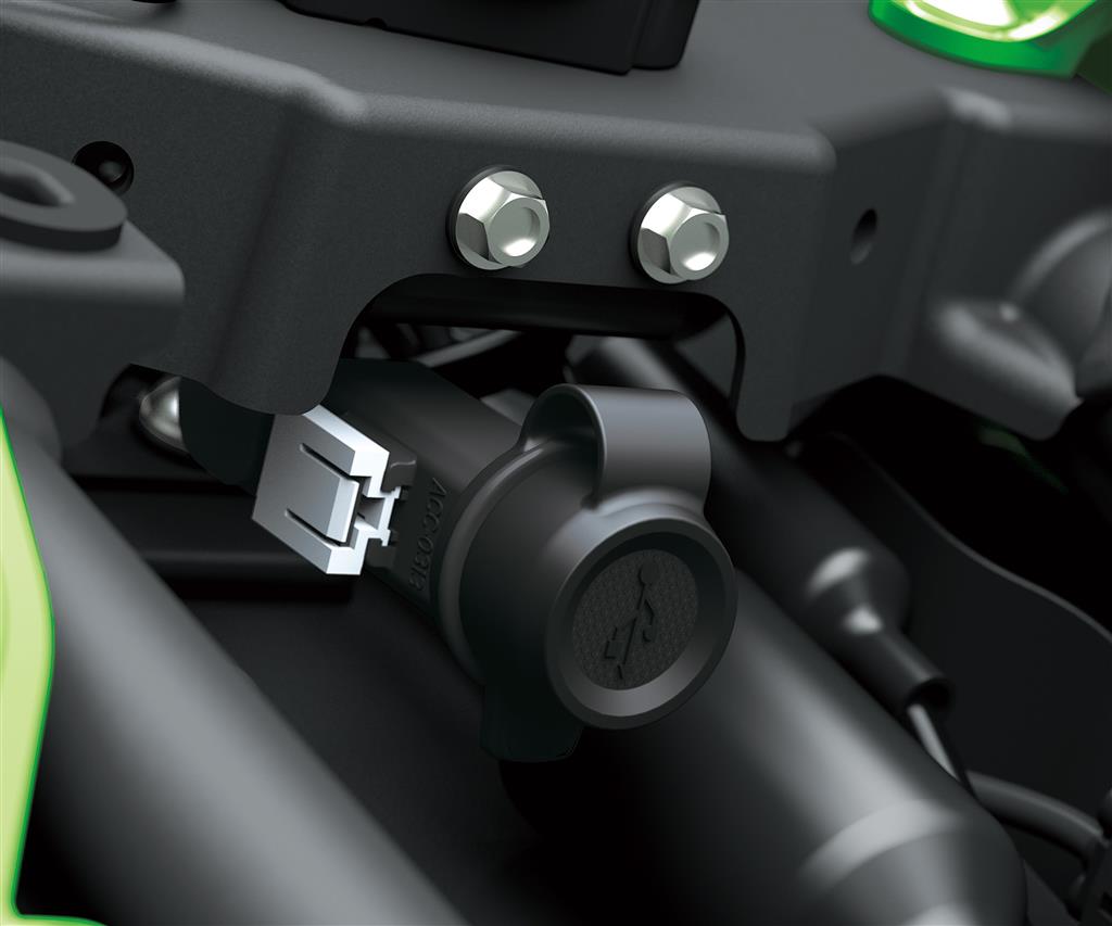 Toma USB para Kawasaki Ninja ZX-4RR (24-) Original