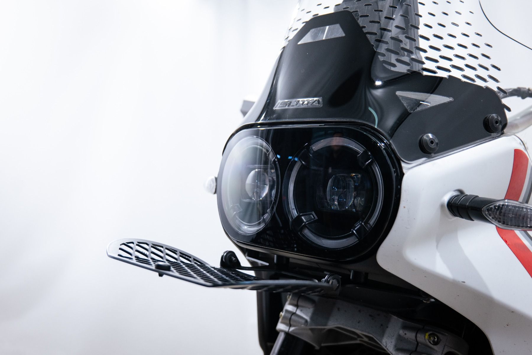 Rejilla protectora de faros para Ducati DesertX, negra