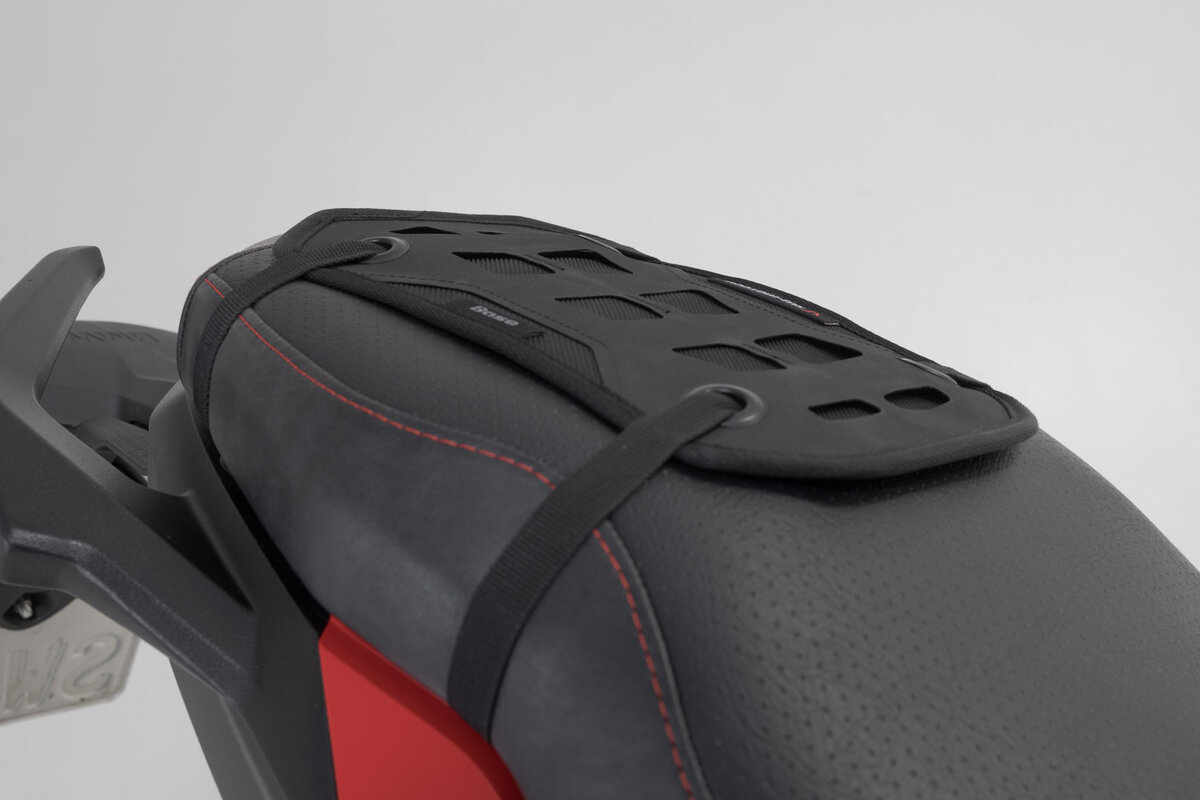 Base SW-Motech PRO con enganche MOLLE para Kawasaki Z 650 S (26-)