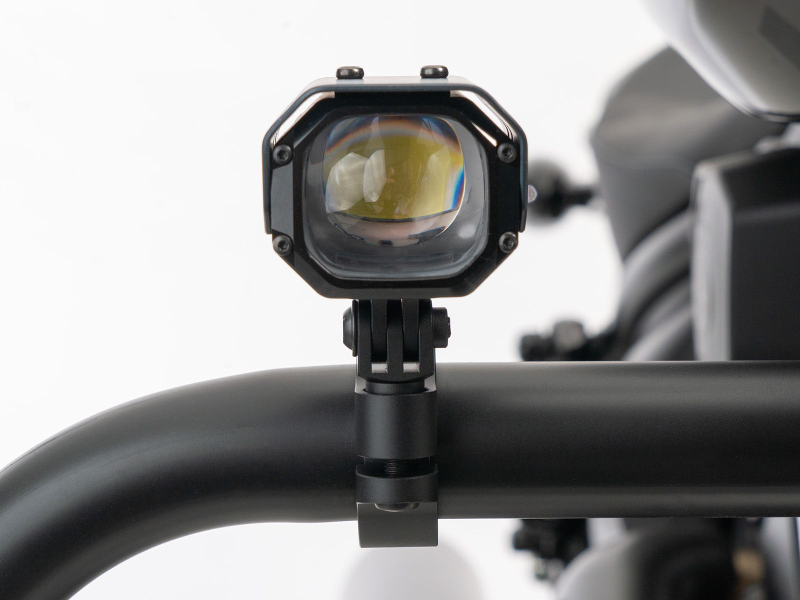 Faro auxiliar LED Nova incl. fijación universal para tubo Ø25-32mm Hepco & Becker