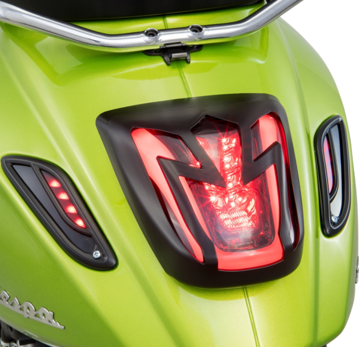Rejilla de luz trasera para Vespa Primavera/Sprint 50-150cc 2T/4T AC, negro mate