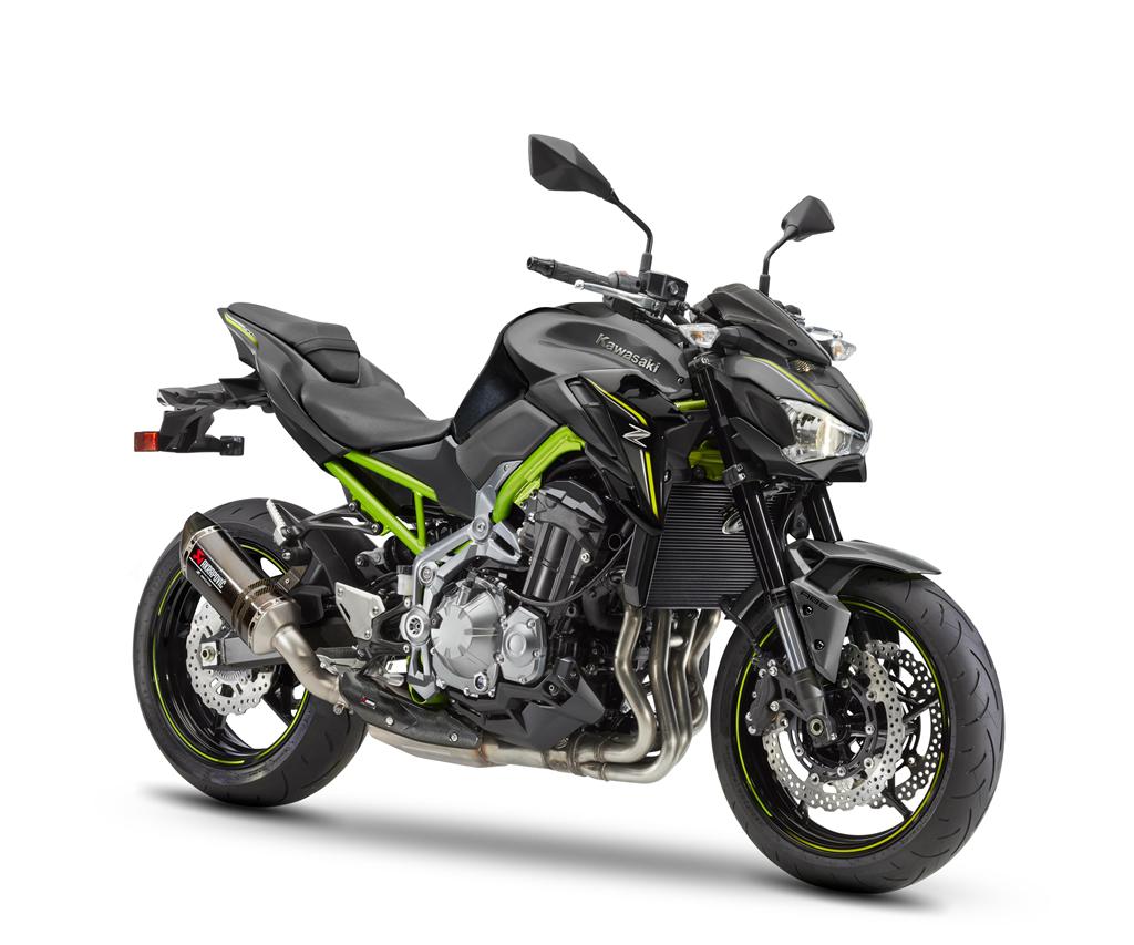 Escape deportivo Akrapovic de fibra de carbono para Kawasaki Z 900 70kW A2-Varinte (20-24)