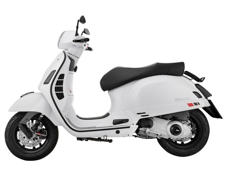 Tapa vario para Vespa, negro mate