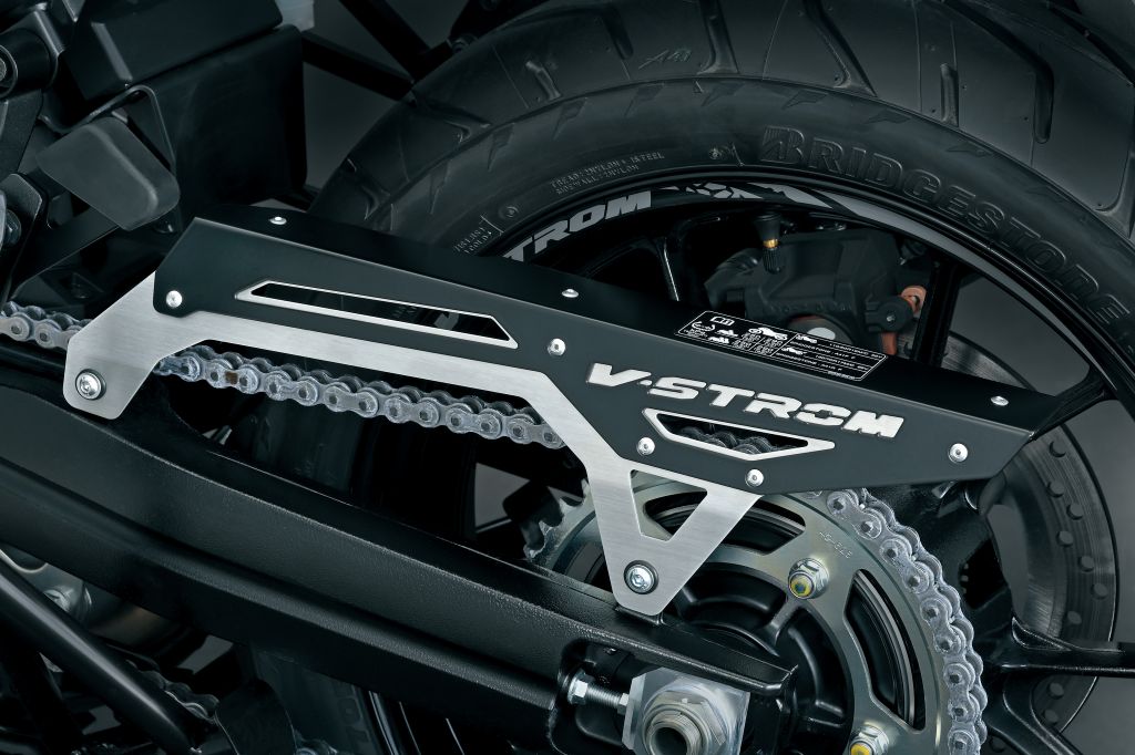 Cubrecadena de aluminio para Suzuki V-Strom 1050 DE (23-) Original
