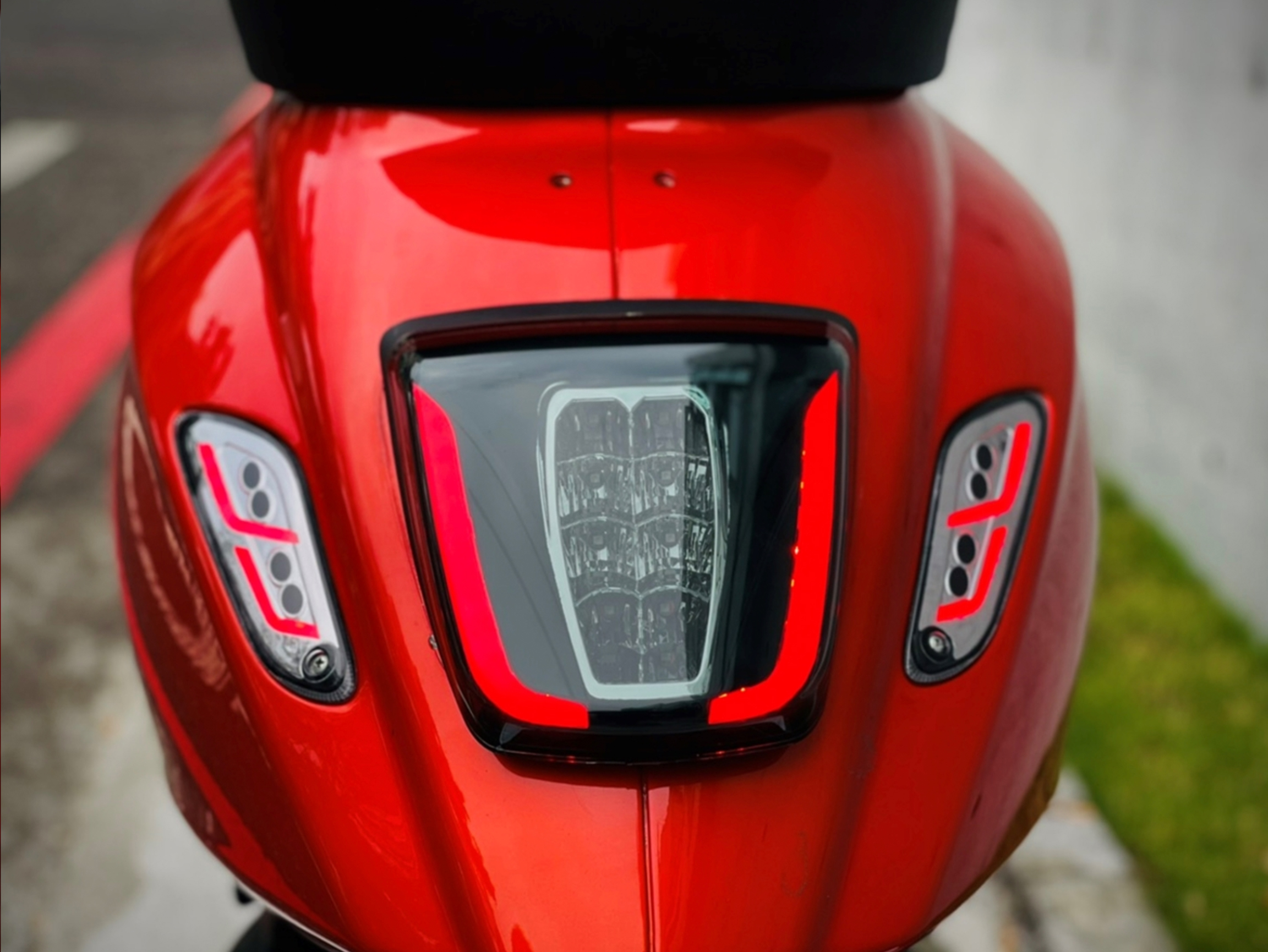 Luz trasera LED Zelioni para Vespa Primavera / Sprint 50-150ccm