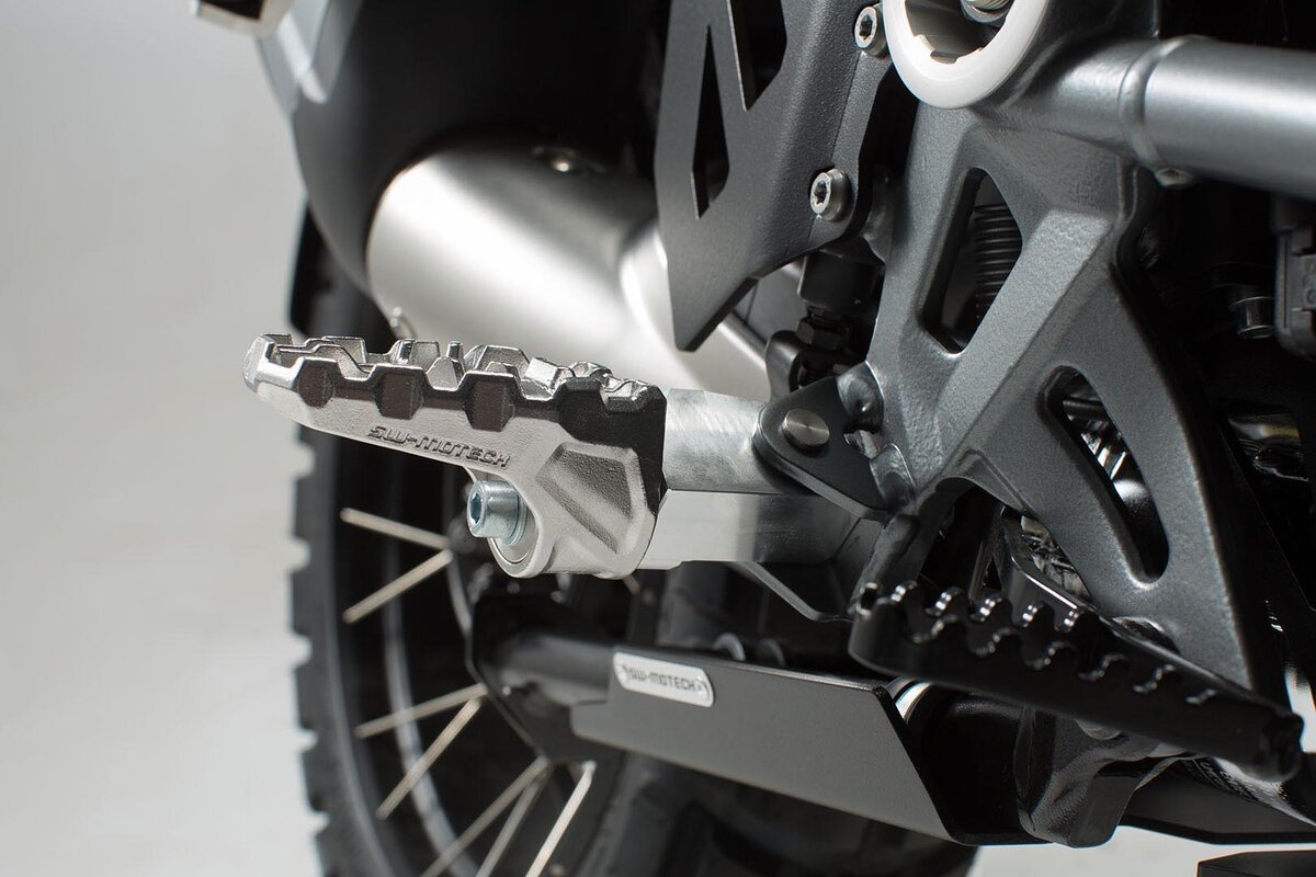 Kit reposapiés EVO para Honda CB 500X PC64 (18-) SW Motech