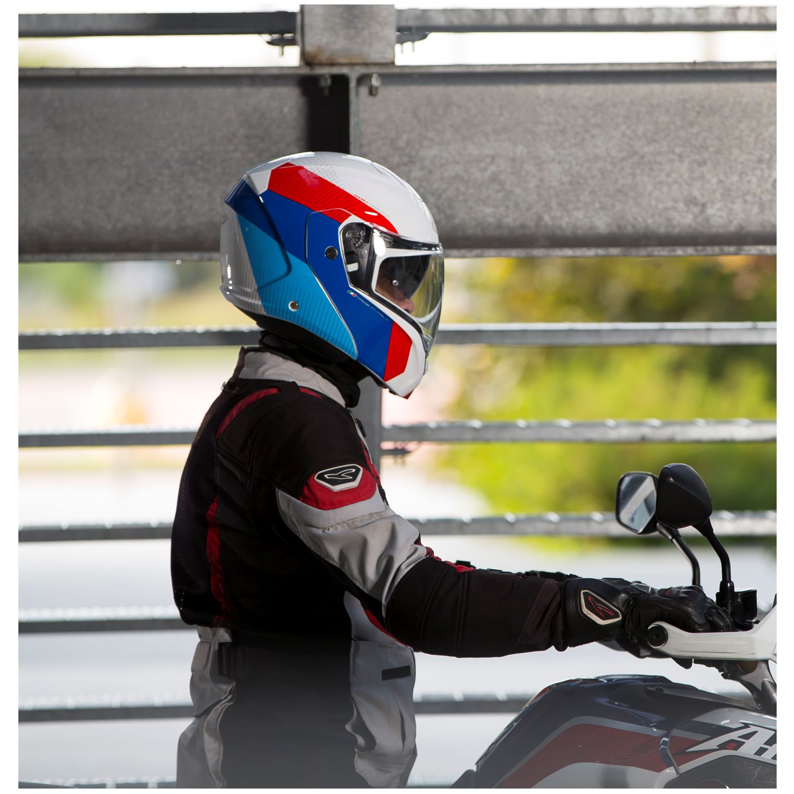 Casco Caberg Horus Scout, blanco metálico/azul rojizo