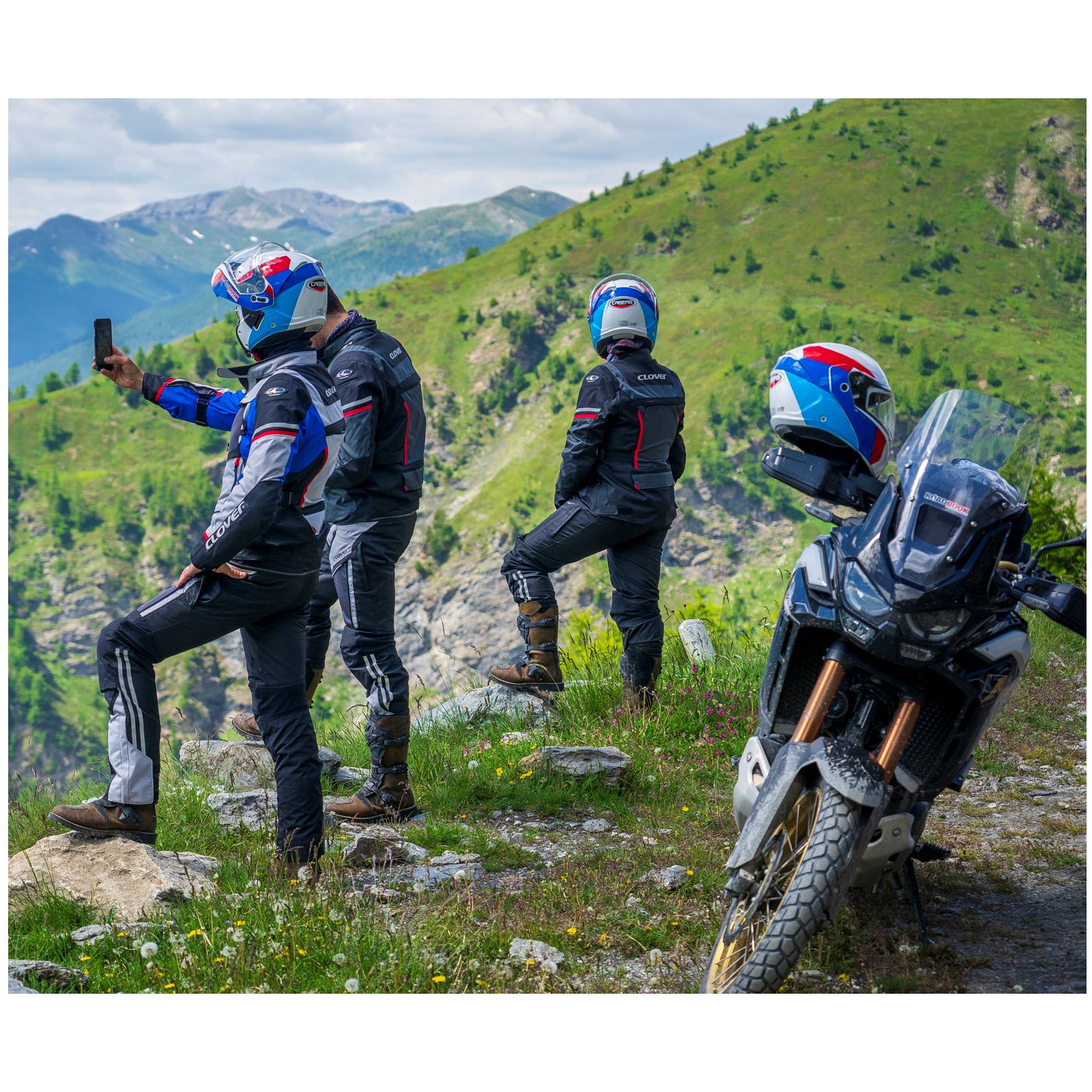 Casco Caberg Horus Scout, blanco metálico/azul rojizo