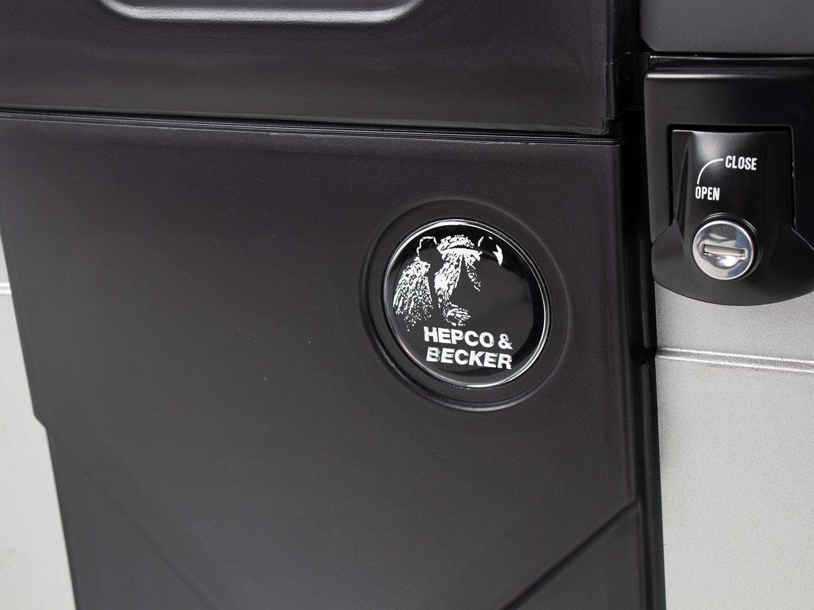 Juego de maletas laterales Gobi Black Edition incl. gancho portaequipajes Hepco & Becker