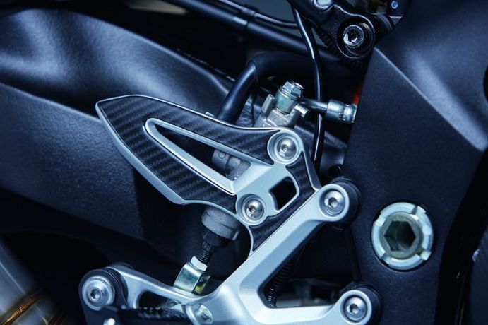 Talonera para Suzuki GSX.S1000 BJ. 2015-2017