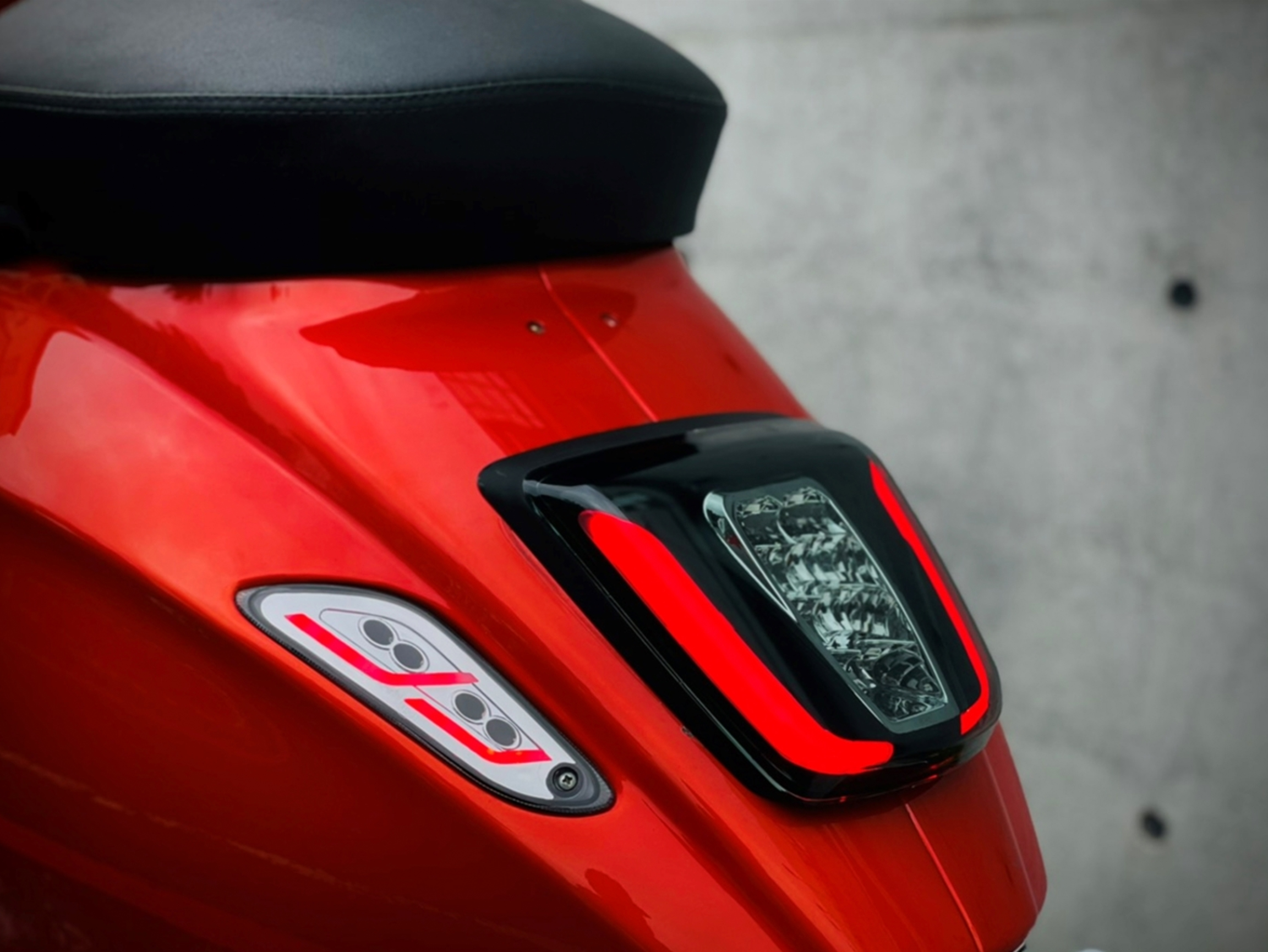 Luz trasera LED Zelioni para Vespa Primavera / Sprint 50-150ccm