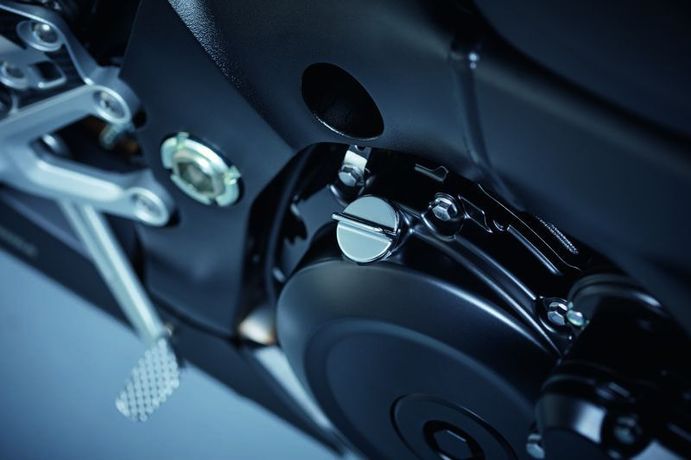 Boca de llenado de aceite (cromada) para Suzuki GSX-R1000 BJ. 2007-2008/ 2009-2011/ 2012-2016/ GSX1300R Hayabusa