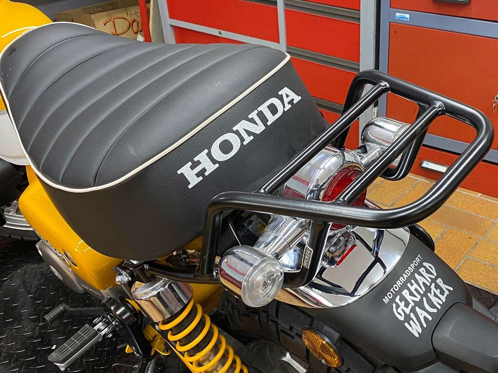 Portaequipajes tubular negro para Honda Monkey 125 (19-) Hepco & Becker