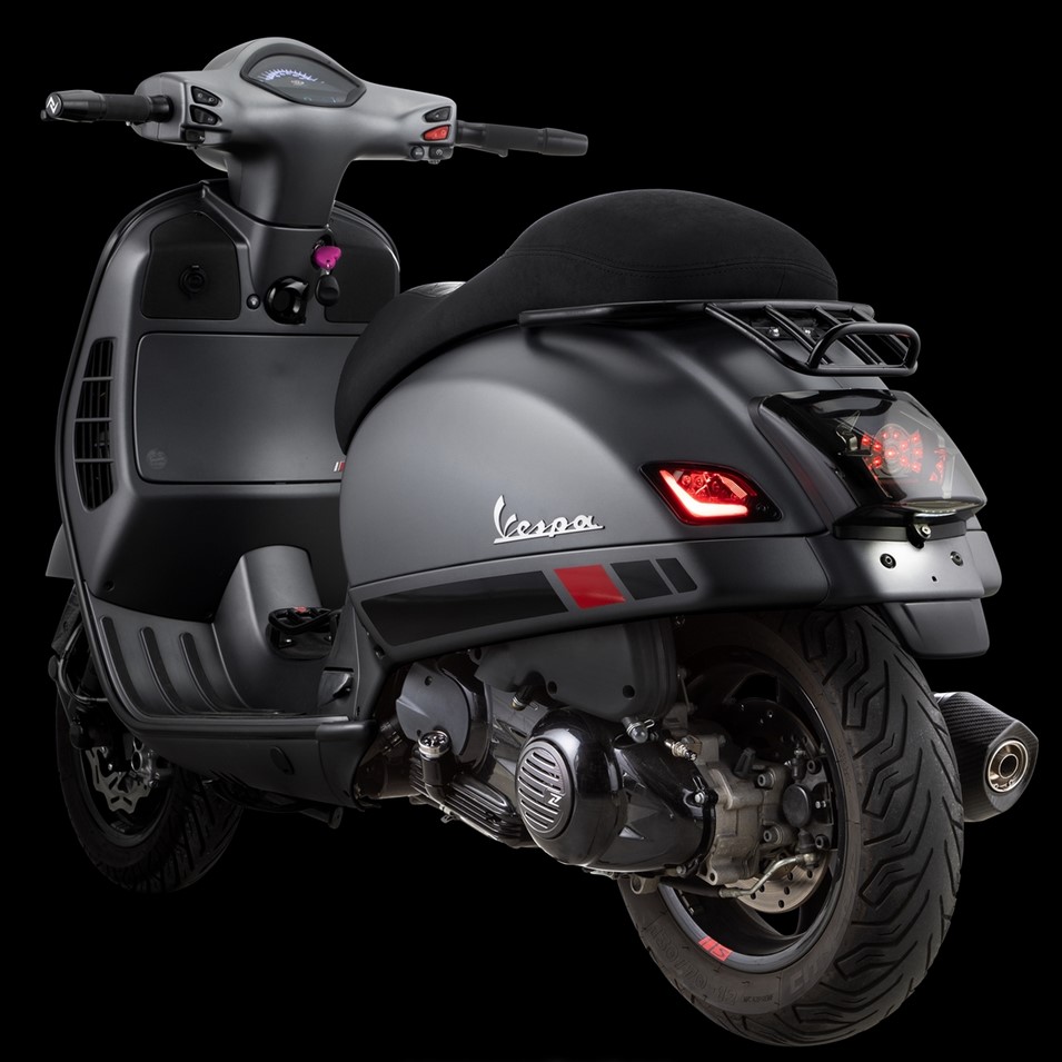 Juego de luces traseras para Vespa GTS/GTS Super/GTV 125-300cc ('14-'18), tintadas