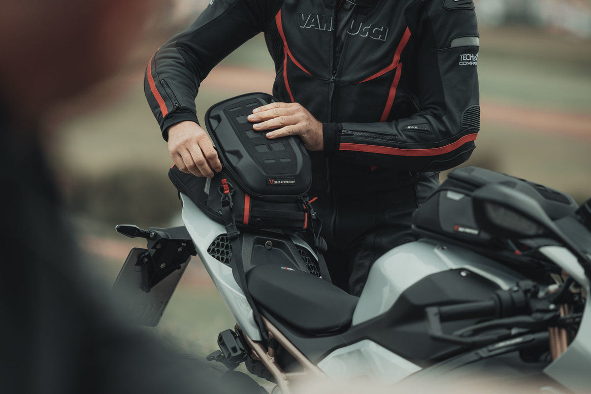 Bolsa trasera PRO Roadpack Aprilia ETV 1200 Caponord (13-17)